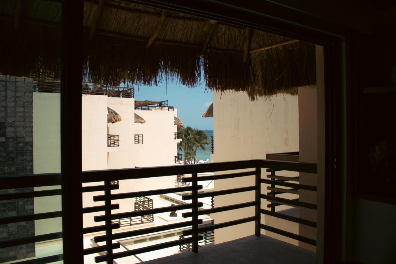 Aldea Thai Beachfront Condos Playa del Carmen Esterno foto