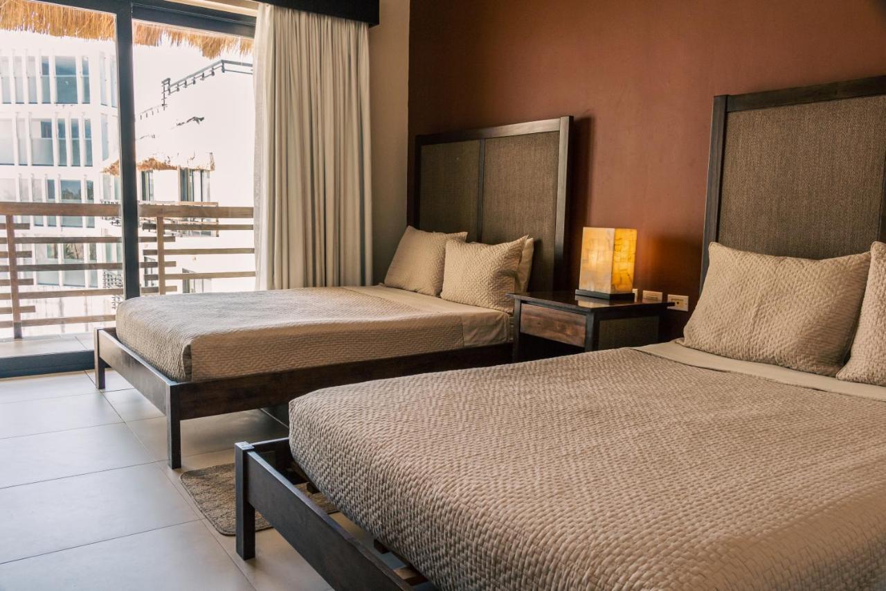Aldea Thai Beachfront Condos Playa del Carmen Esterno foto